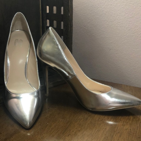 Metallic Silver stilettos - Picture 3 of 4